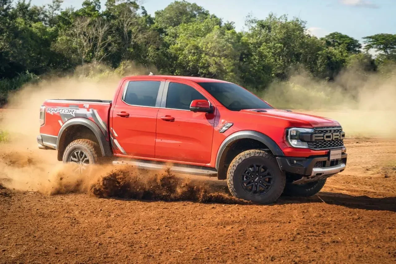 (75% OFF) Ford Raptor F-150 com mecânica real e um Motor V6 com pistões que se movimentam (1379 peças)