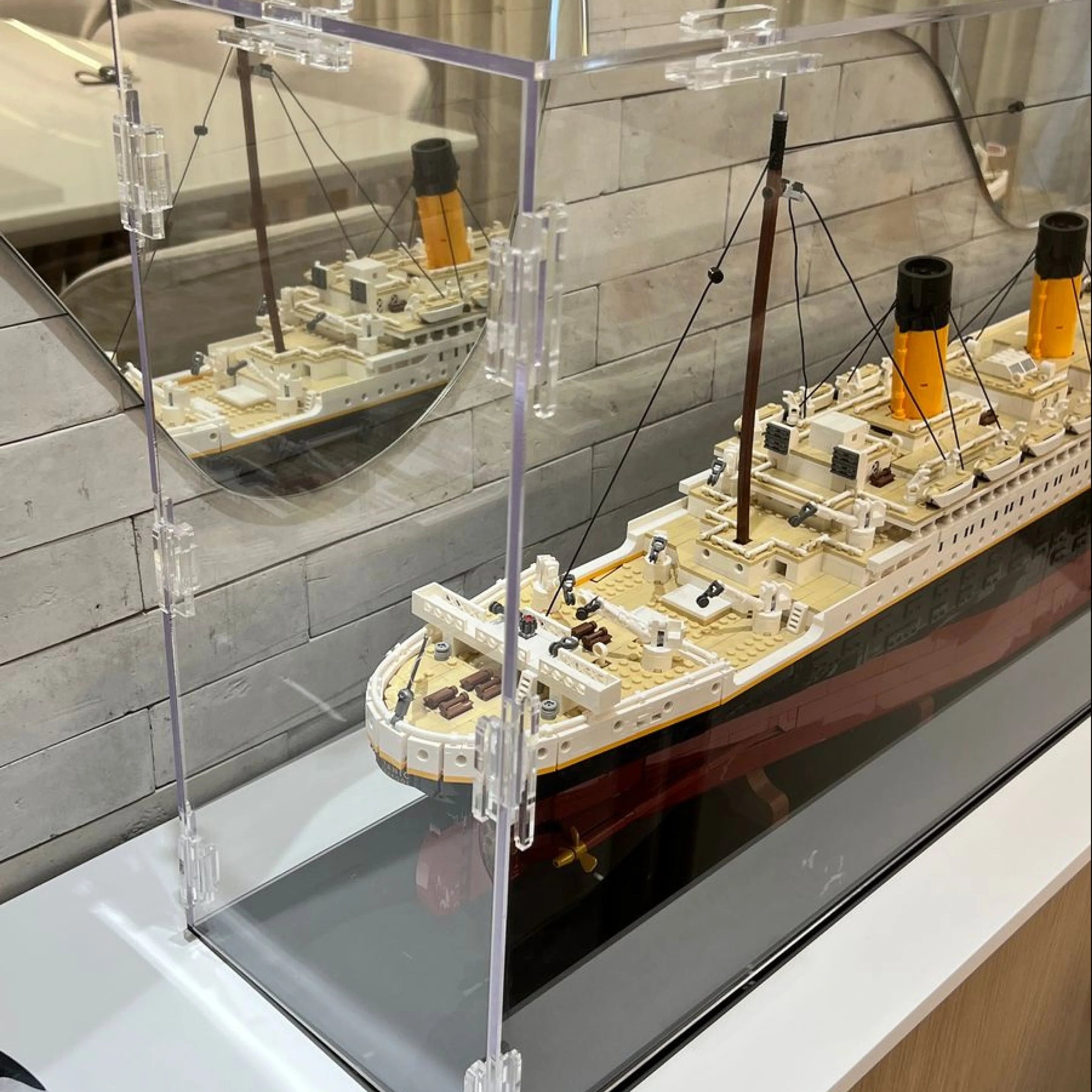 Expositor de Acrílico para o Titanic