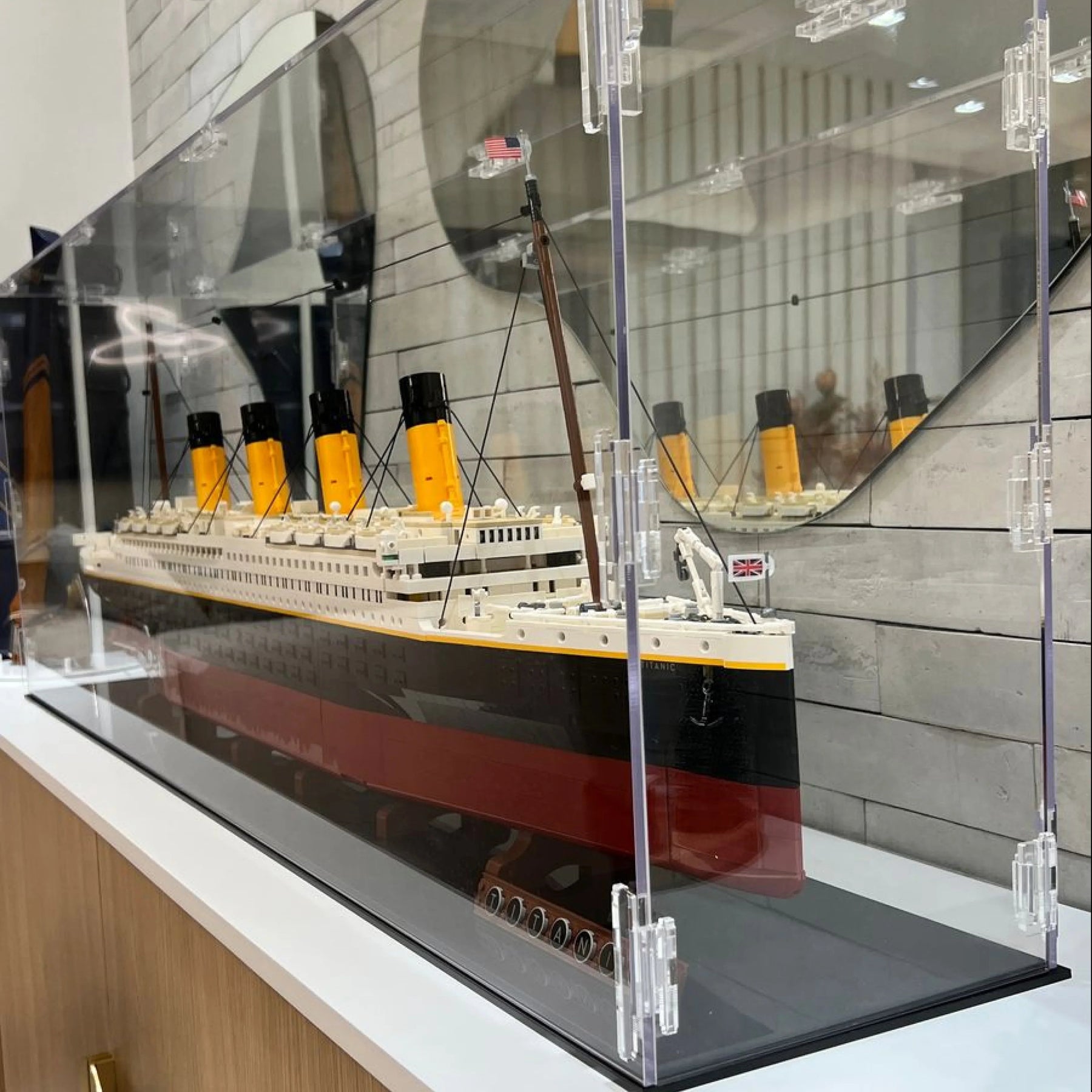 Expositor de Acrílico para o Titanic