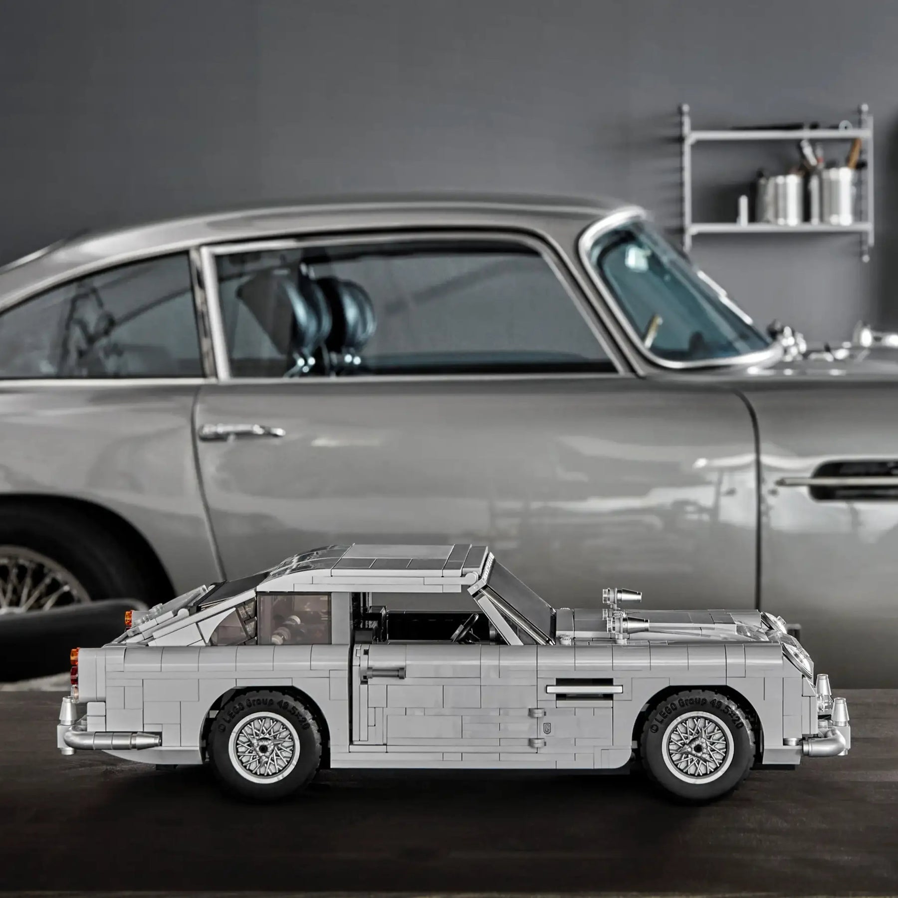 Aston Martin DB5 do James Bond "007" (1295 peças)