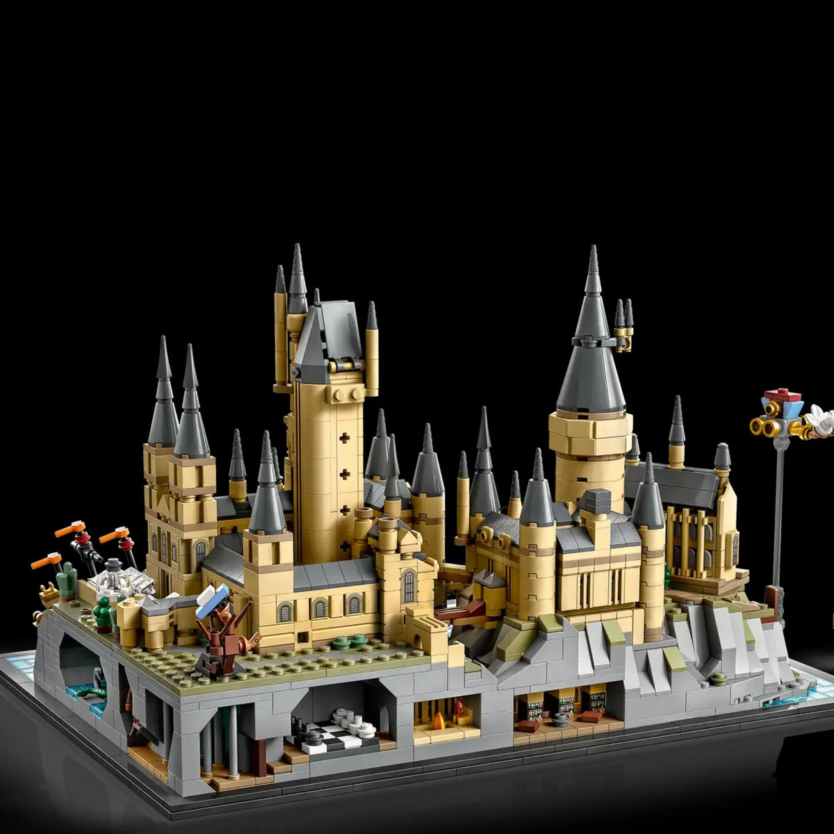 O Castelo e os Campos de Hogwarts (2660 peças)