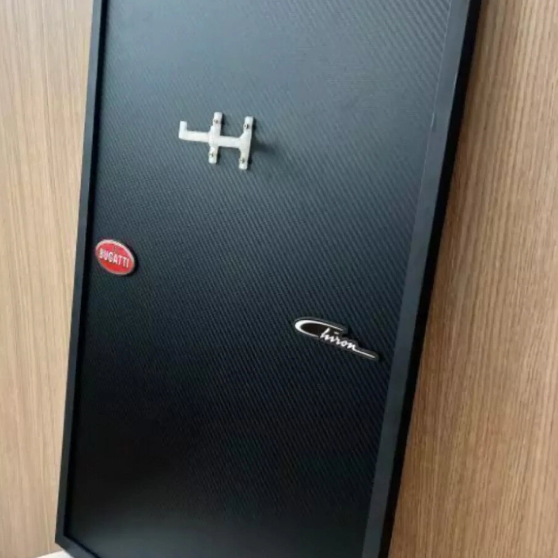 Compre Junto! Bugatti Chiron + Quadro de Fibra de Carbono