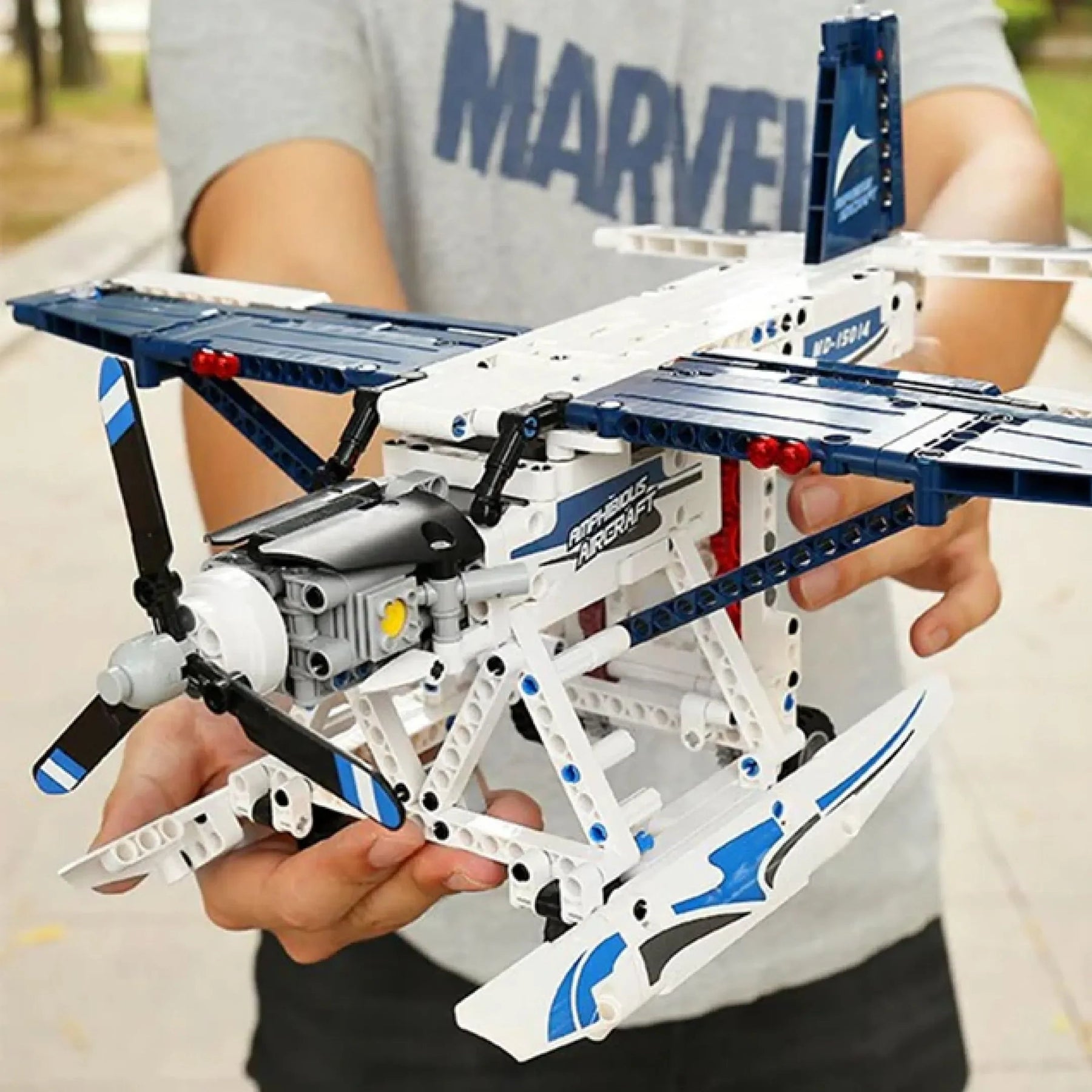 Avião Anfíbio (556 pçs)