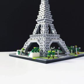 Torre Eiffel (3585 micro-peças)