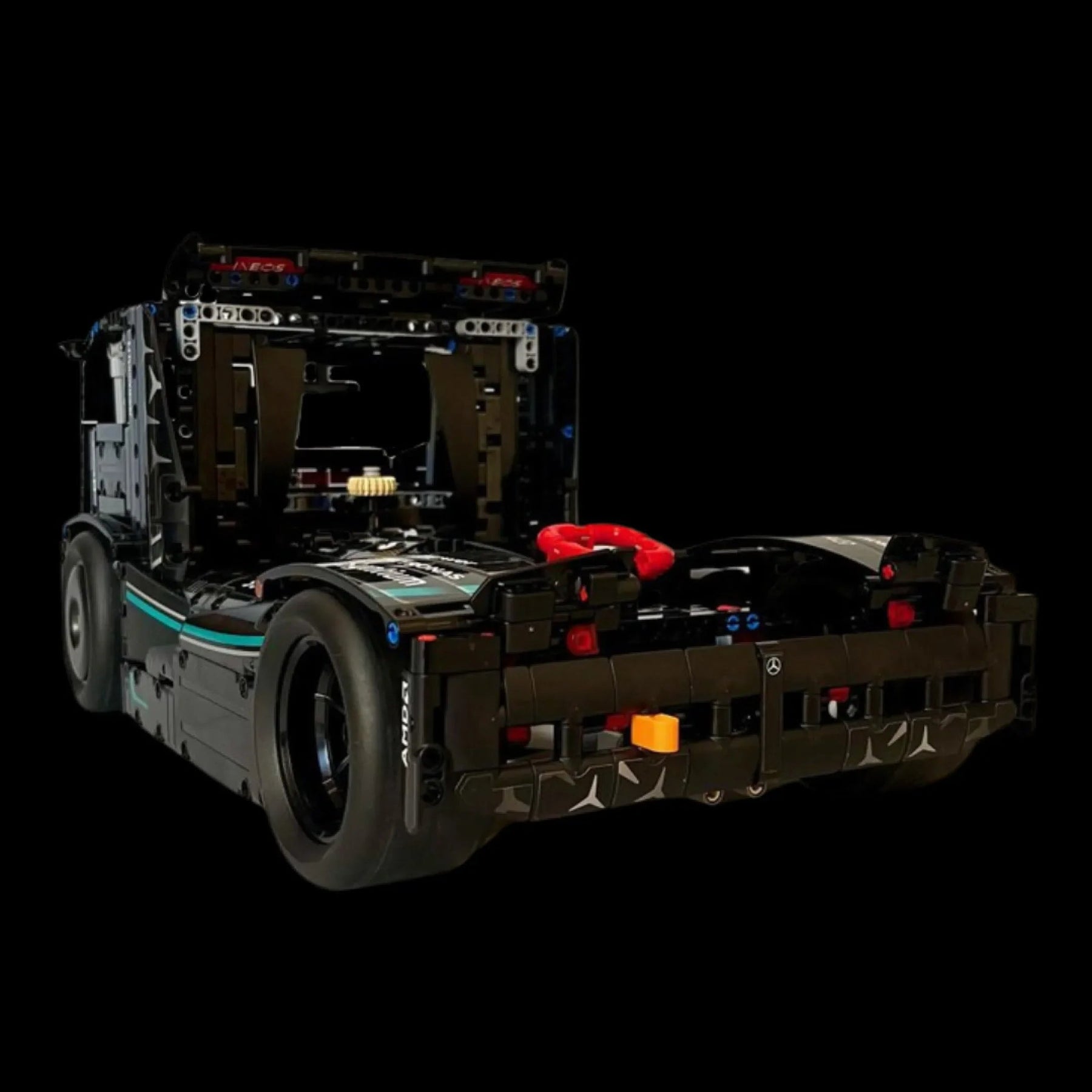 Transforme sua Mercedes F1 em um Caminhão da Mercedes-Benz (PDF)